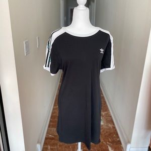 Adidas t shirt floral dress